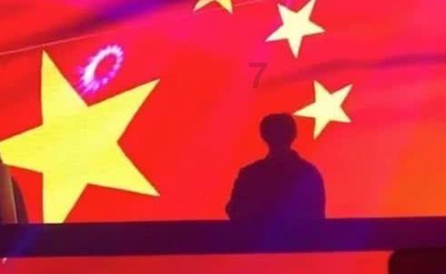 救援有趣的狮子